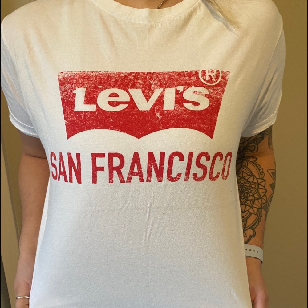 Levi’s Tee